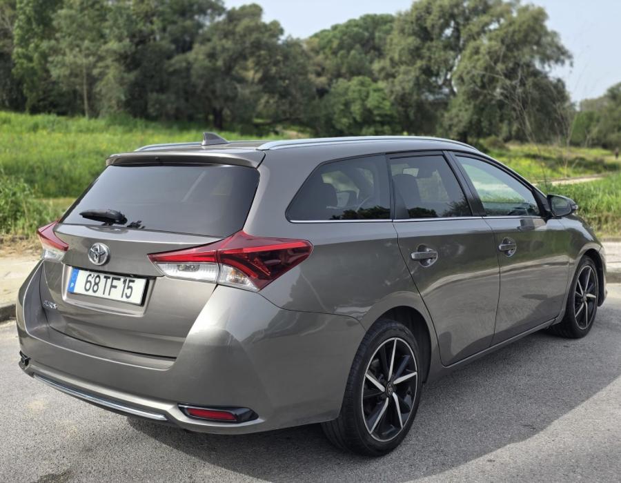 TOYOTA AURIS SPORT
